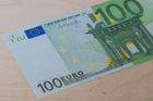 Курс евро впервые с конца июля упал ниже 69 рублей