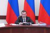 Медведев признал наличие проблемы задержки зарплат