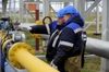 Компания «Газпром» начала продавать нефть за рубли и юани