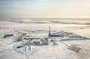 РФ поэтапно снизит добычу нефти на 300 тыс. баррелей в сутки - Новак