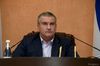 Глава Крыма принял решение урезать свою зарплату в два раза