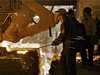 Кто работает и сколько стоит труд?