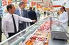 Шеф, почём яйца? Ходят ли депутаты и чиновники за продуктами