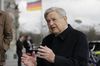 Миллиардер Сорос предлагает наказать Россию снижением цен на нефть