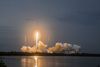 Первая ступень ракеты Falcon 9 успешно приземлилась на космодроме