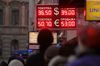 На сколько вырос курс евро и доллара к рублю с 8 марта?