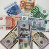 Доллар перещеголял евро и опустил рубль