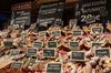 Во Франции магазинам запретили выбрасывать непроданные продукты